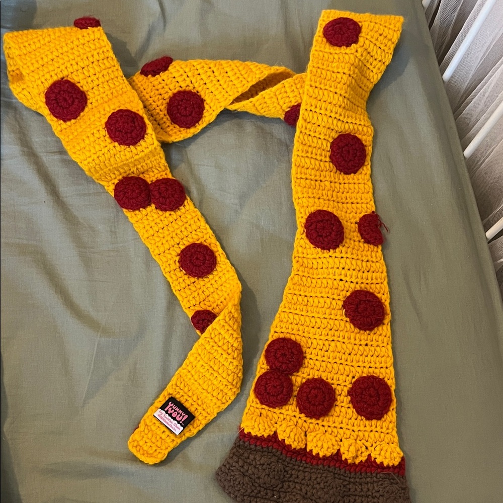 Pizza Scarf